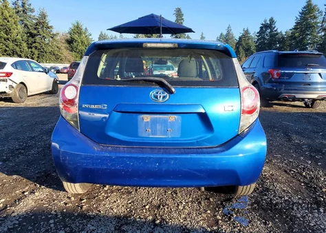 2014 Toyota Prius C z USA, uszkodzony, nr VIN JTDKDTB36E1569068